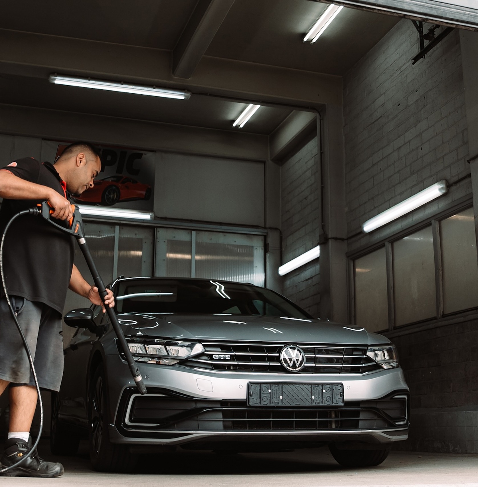 Content 26_content_image_1763035912549986264.jpg Car wash/auto cleaner | Autobedrijf Hassing